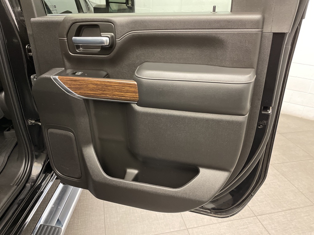 2023 Chevrolet Silverado 2500HD High Country photo 23