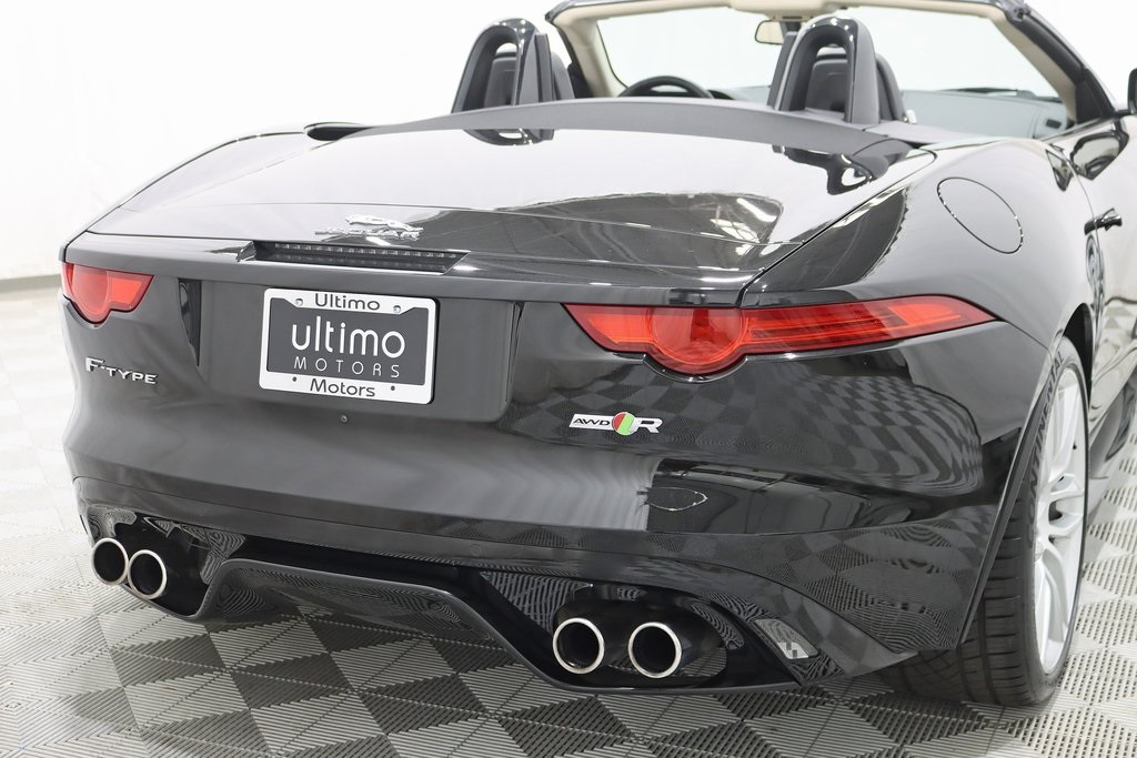 2016 Jaguar F-TYPE R photo 12