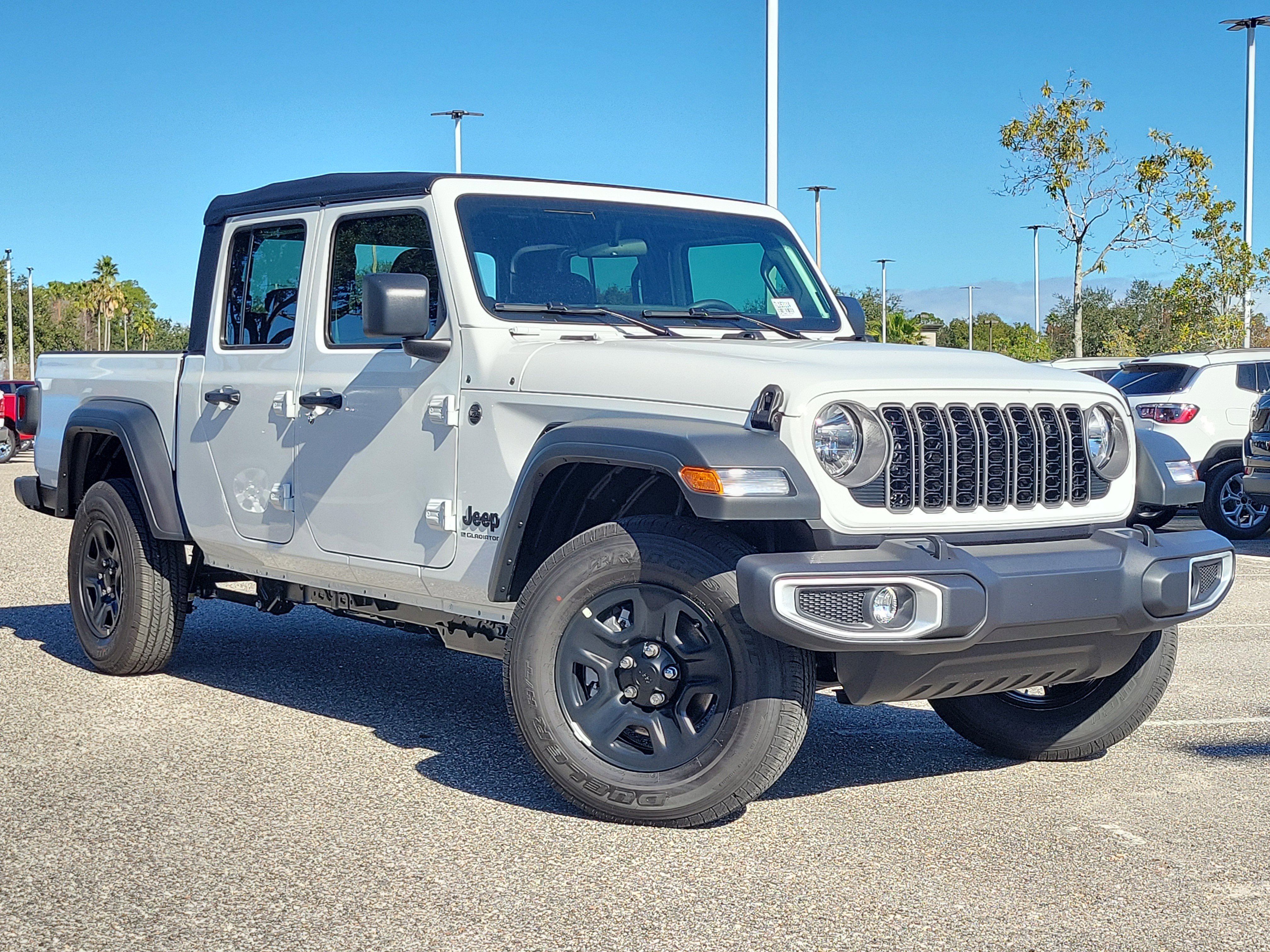 2026 Jeep Gladiator Sport's photo