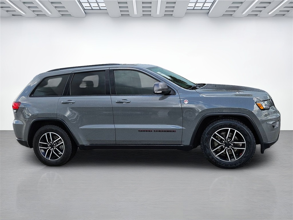 2020 Jeep Grand Cherokee Trailhawk photo 3