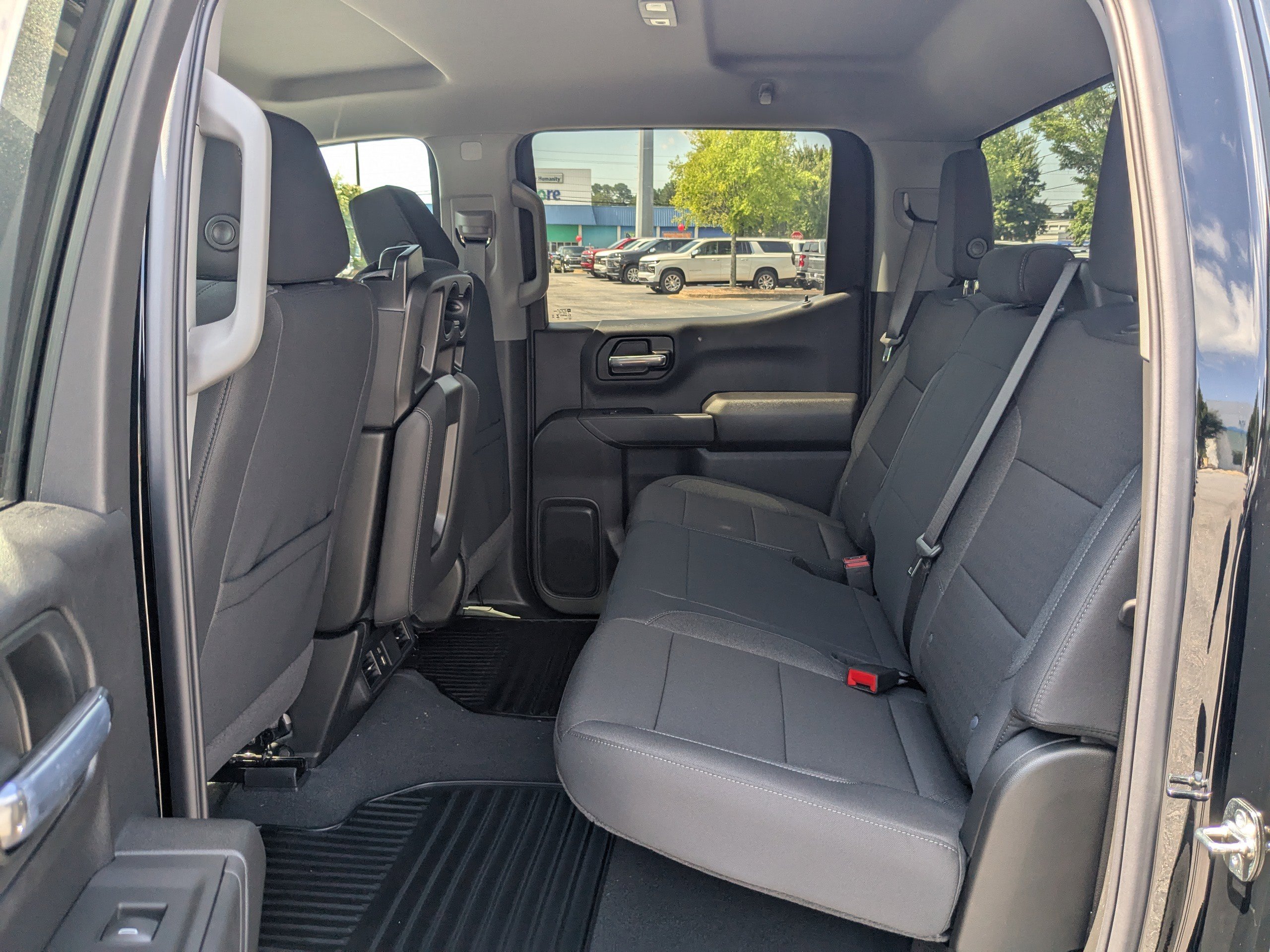 2025 Chevrolet Silverado 1500 Custom photo 13