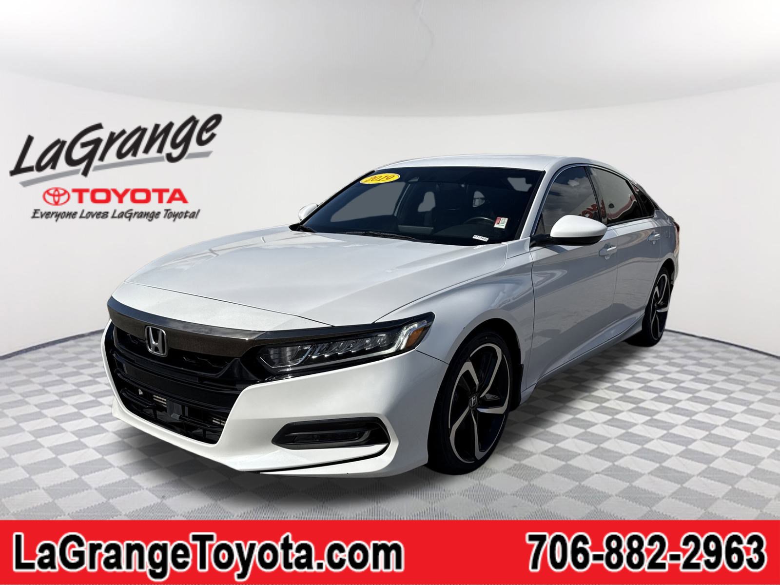 2019 Honda Accord Sport's photo