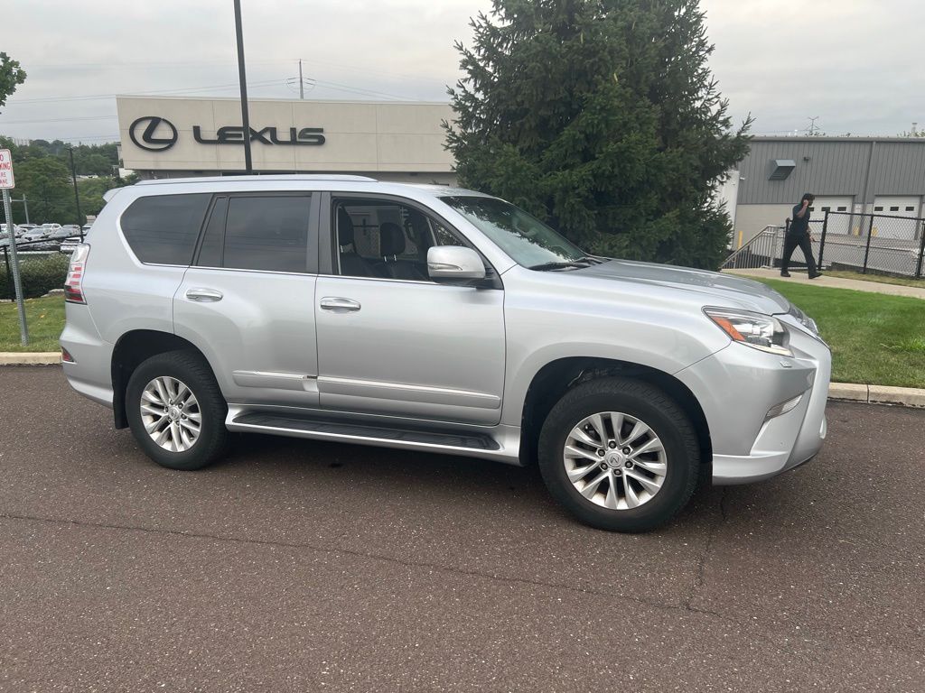 2019 Lexus GX 460 photo 4