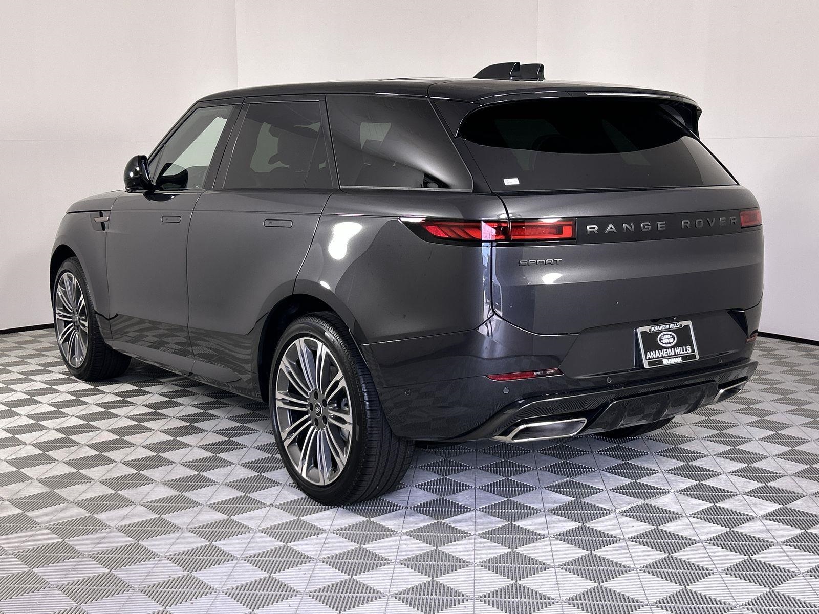 2025 Land Rover Range Rover Sport SE photo 3