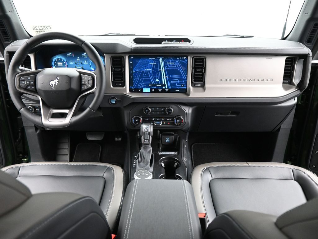2025 Ford Bronco Outer Banks photo 20