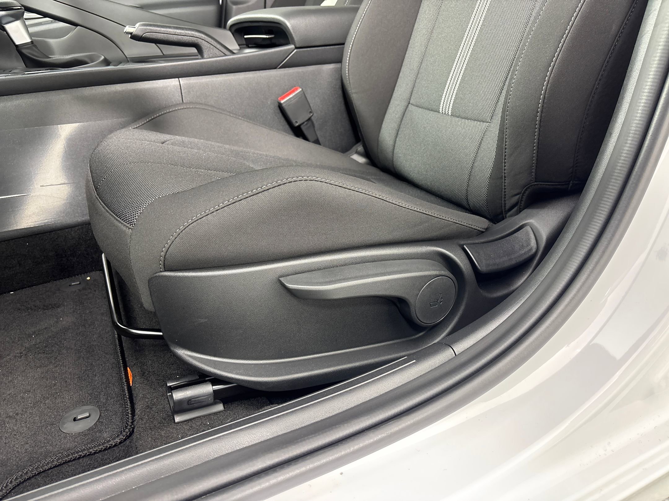 2025 Hyundai Elantra SE photo 15