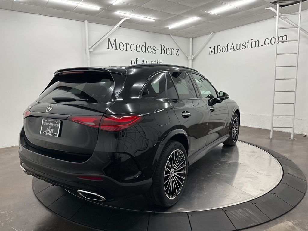 2026 Mercedes Benz GLC 300 photo 2