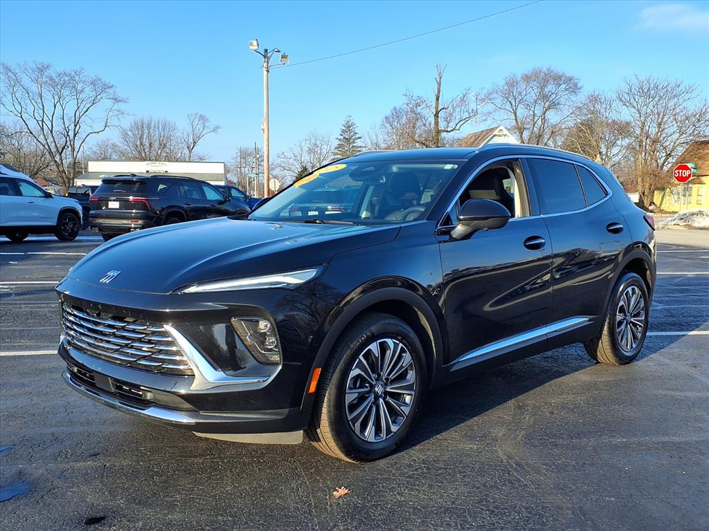 2025 Buick Envision Preferred's photo