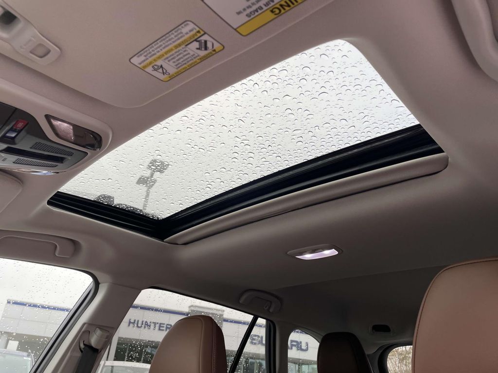 2025 Subaru Outback Touring XT photo 9