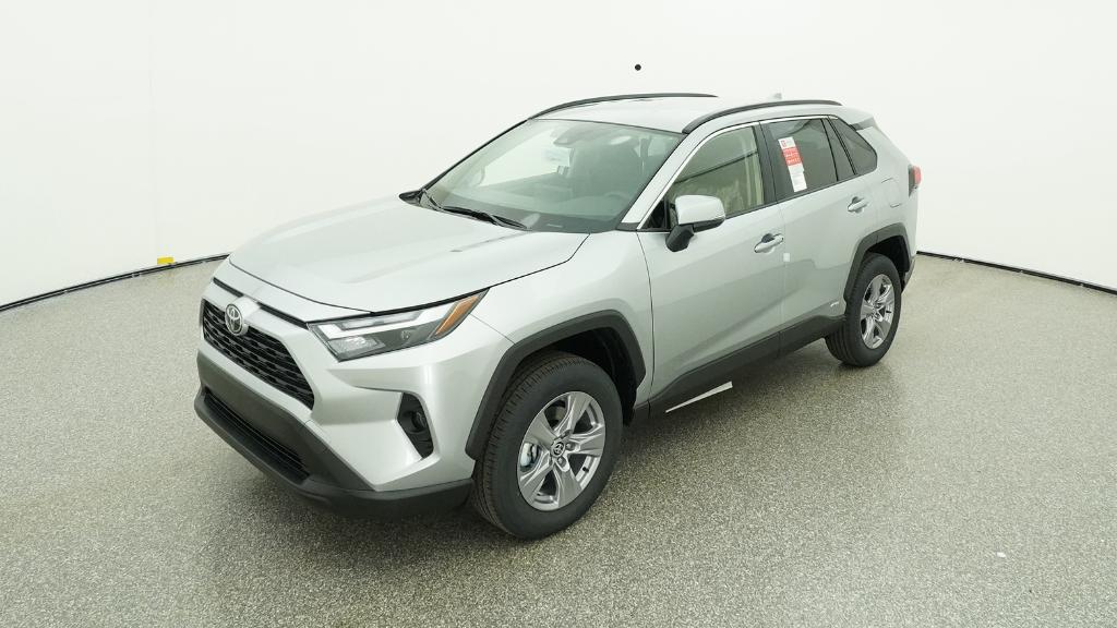 2025 Toyota RAV4 XLE's photo