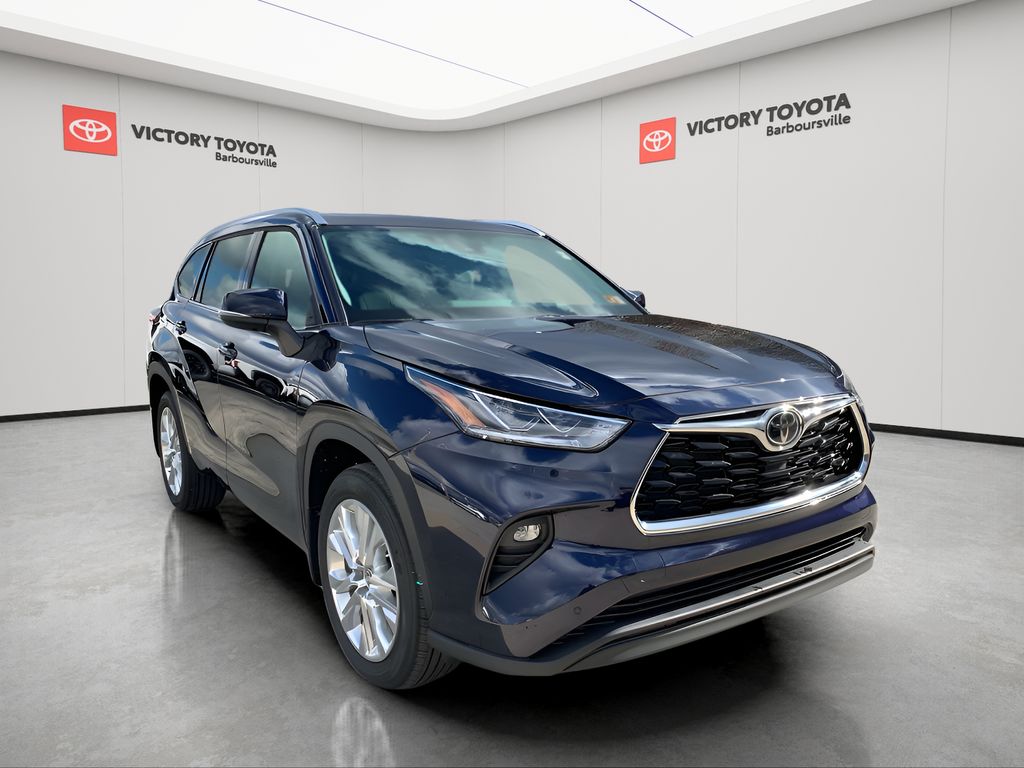 2026 Toyota Highlander Limited's photo