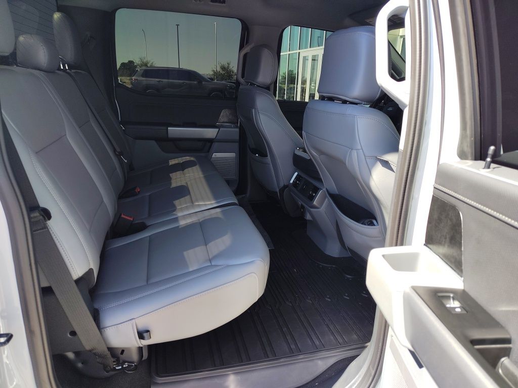 2025 Ford F-150 Lightning photo 17