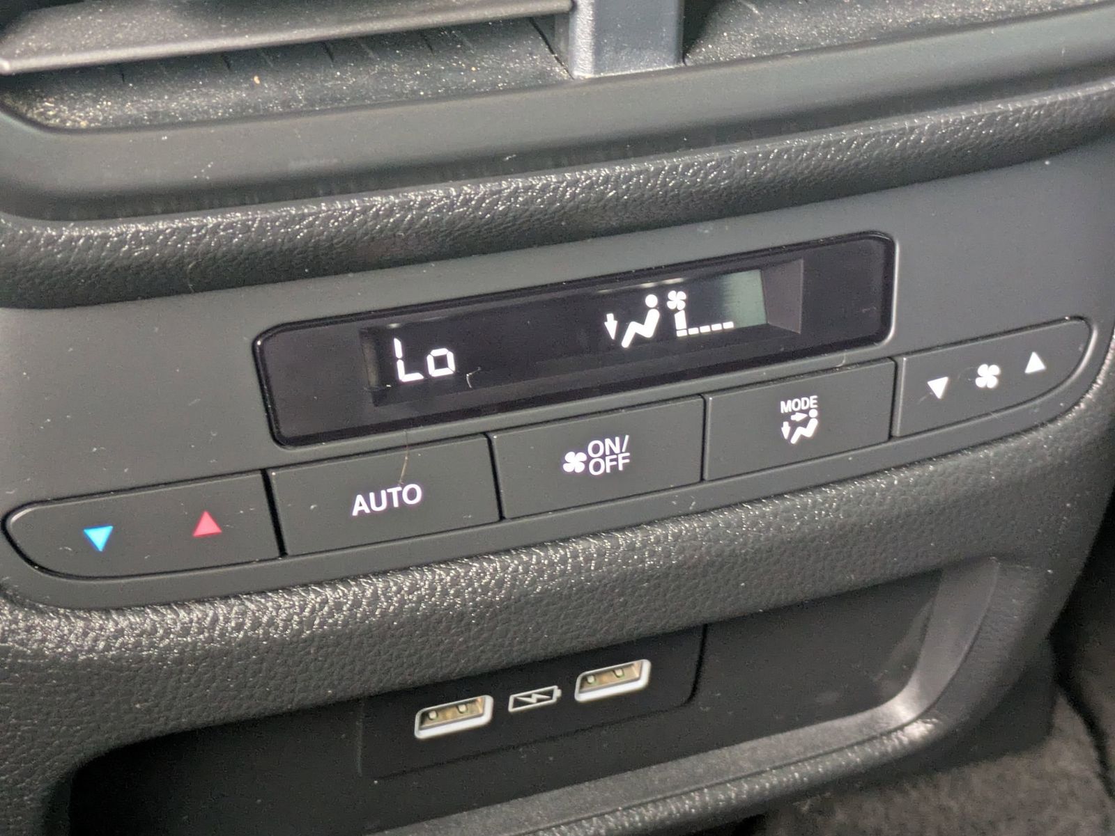 2023 Honda Pilot Touring photo 17