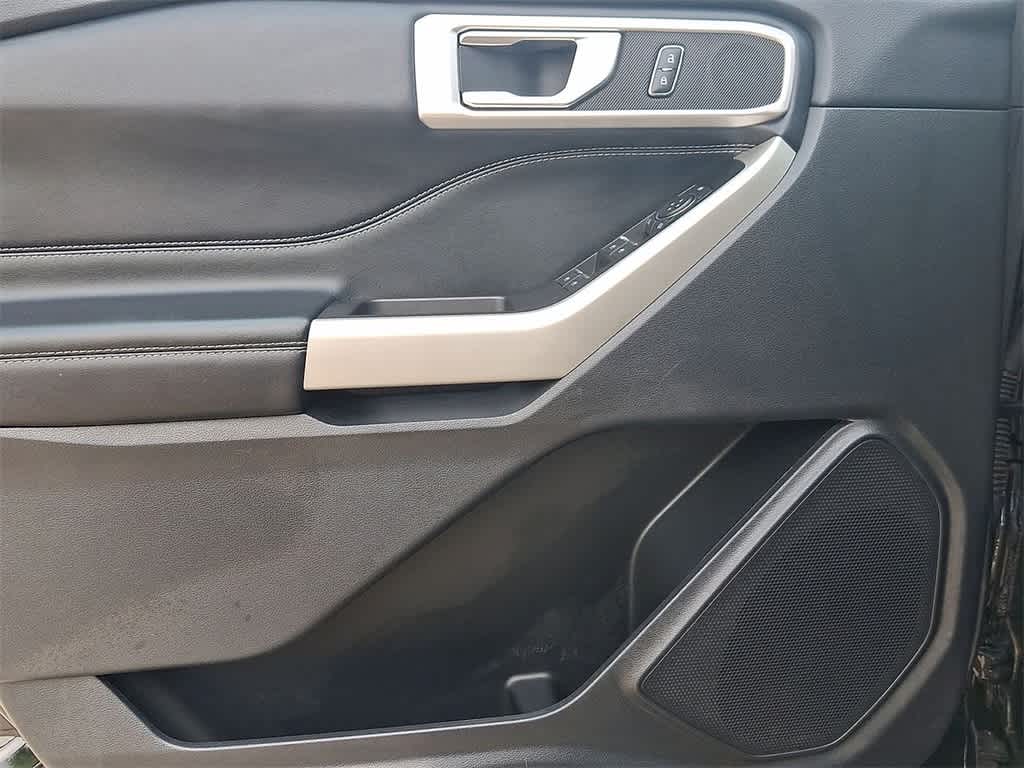 2022 Ford Explorer XLT photo 10