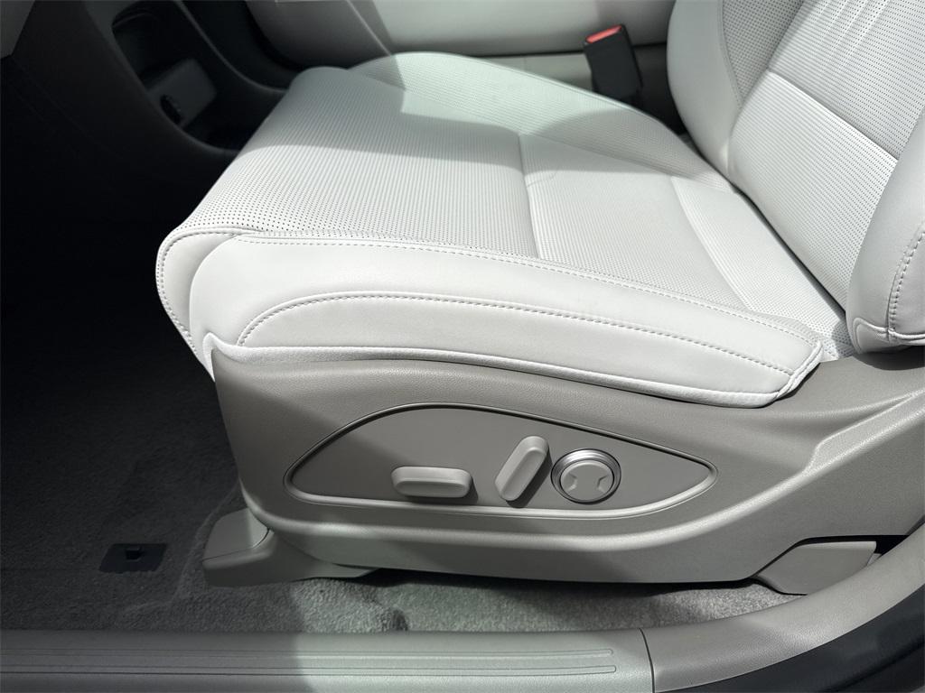 2026 Hyundai Palisade SEL photo 11
