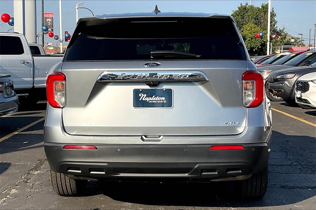 2022 Ford Explorer Base photo 3