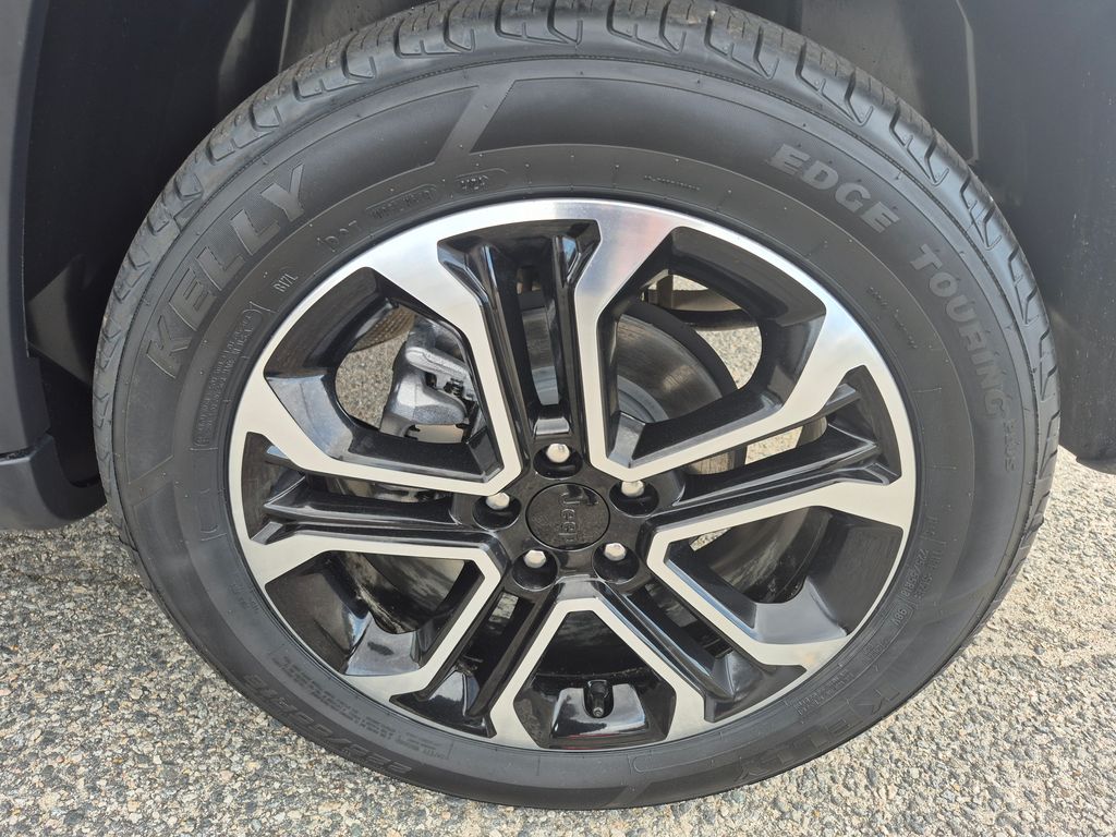 2023 Jeep Compass Limited photo 8