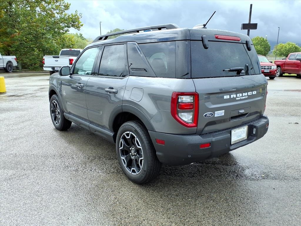 2025 Ford Bronco Sport Outer Banks photo 3