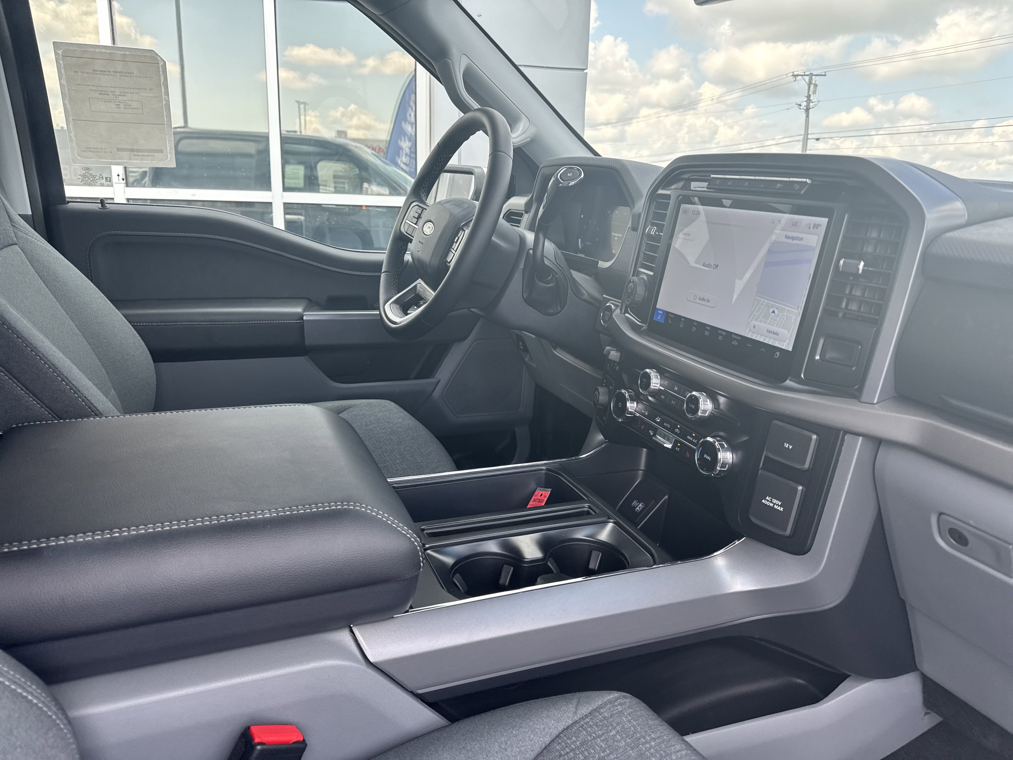 2024 Ford F-150 XLT photo 8