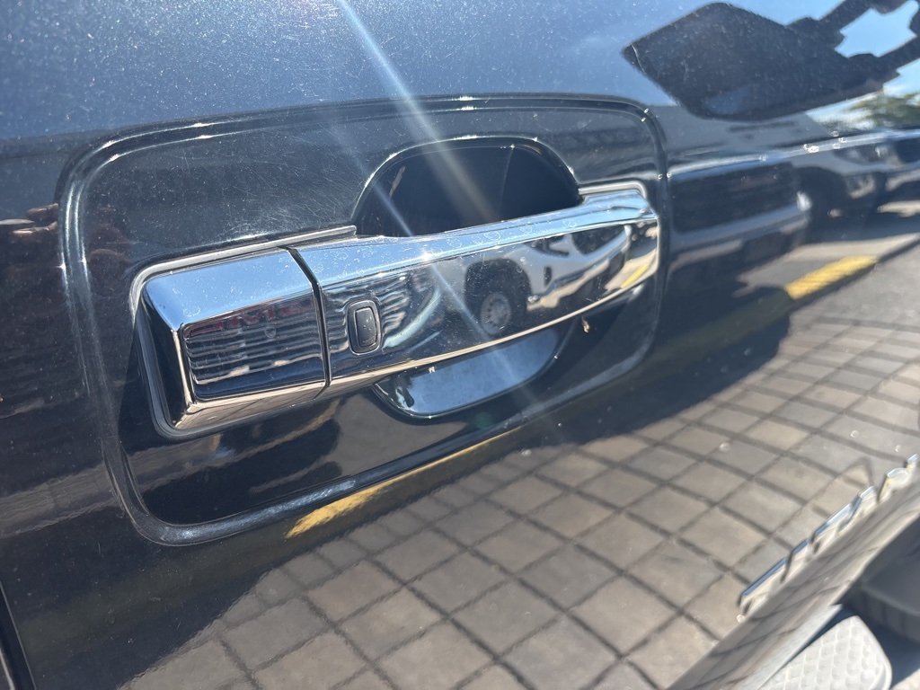 2016 Nissan Titan Crew Cab Platinum Reserve photo 23