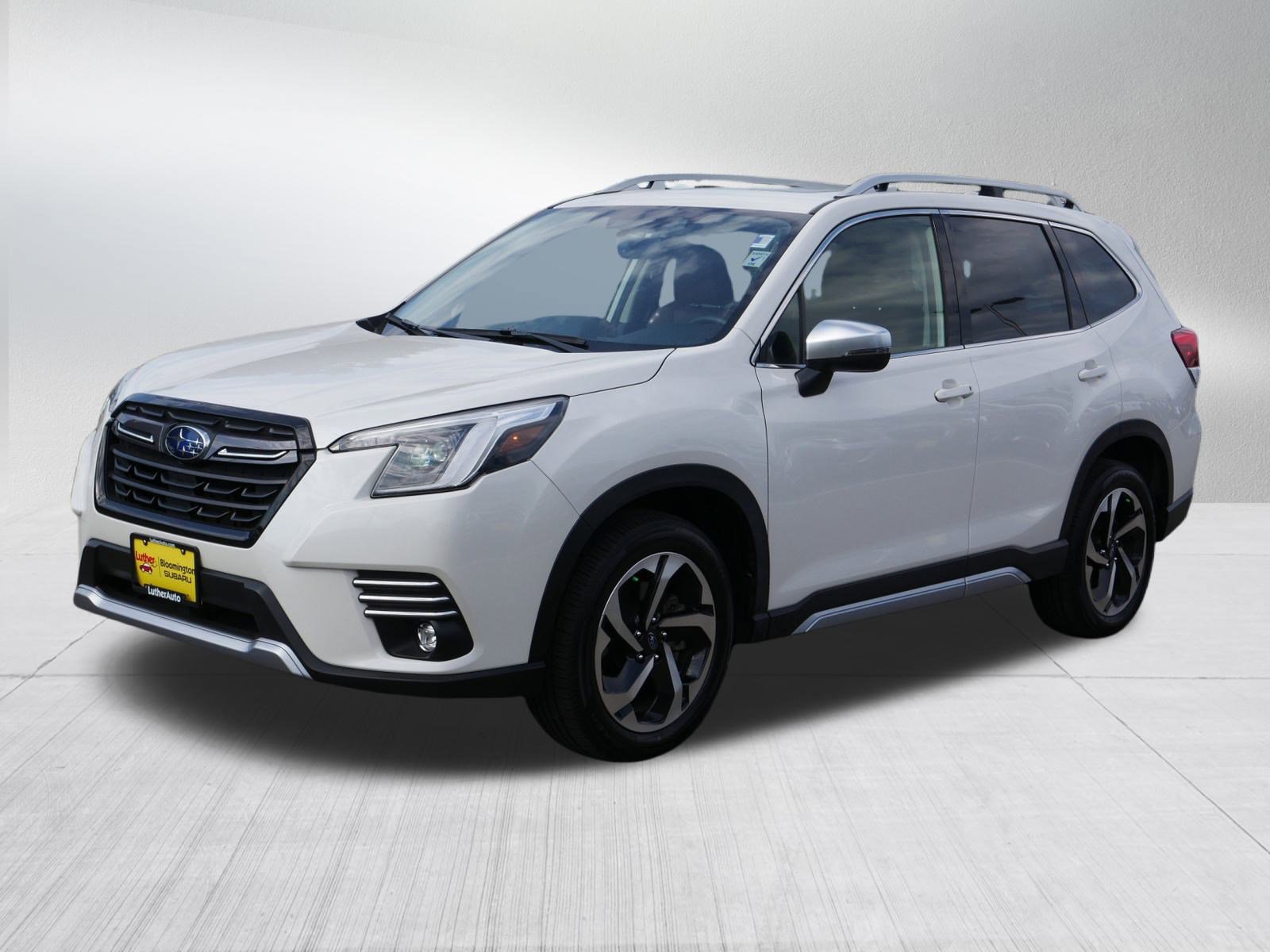 2023 Subaru Forester Touring photo 2