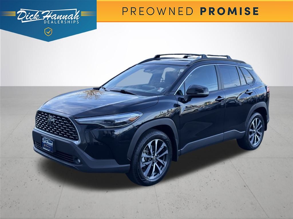 2024 Toyota Corolla Cross XLE's photo