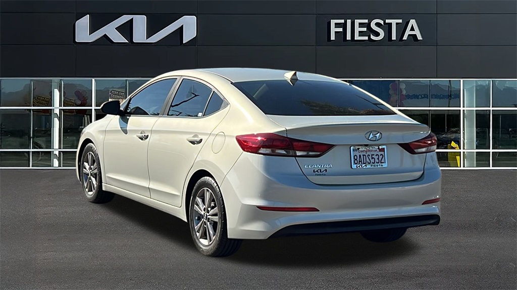 2017 Hyundai Elantra Value Edition photo 3