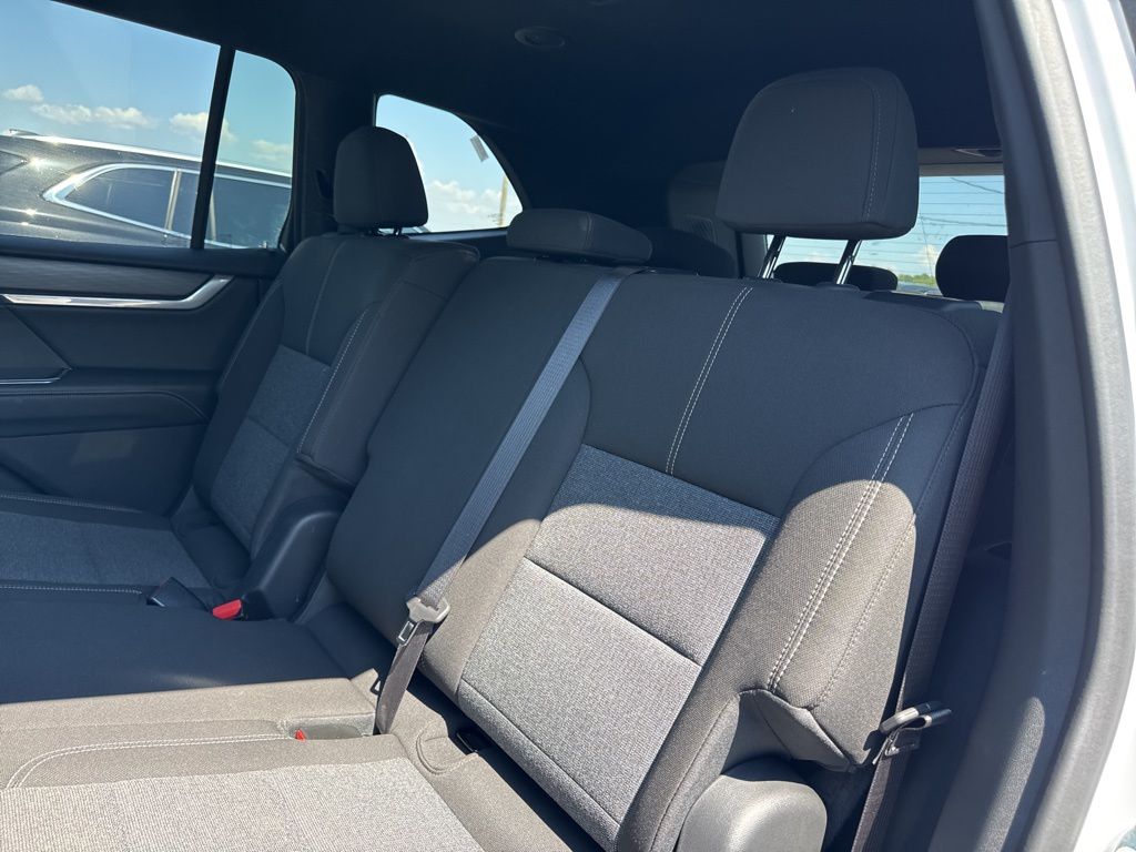 2025 Gmc Acadia Elevation photo 43
