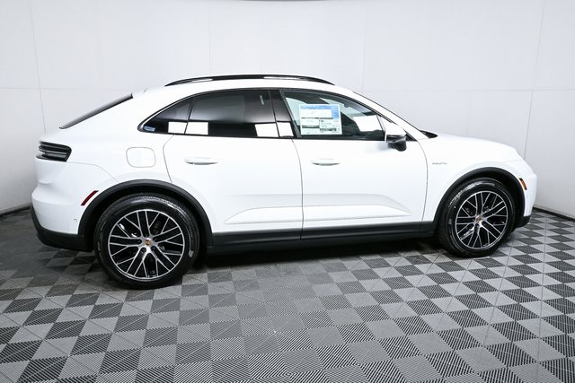 2025 Porsche Macan Electric photo 23