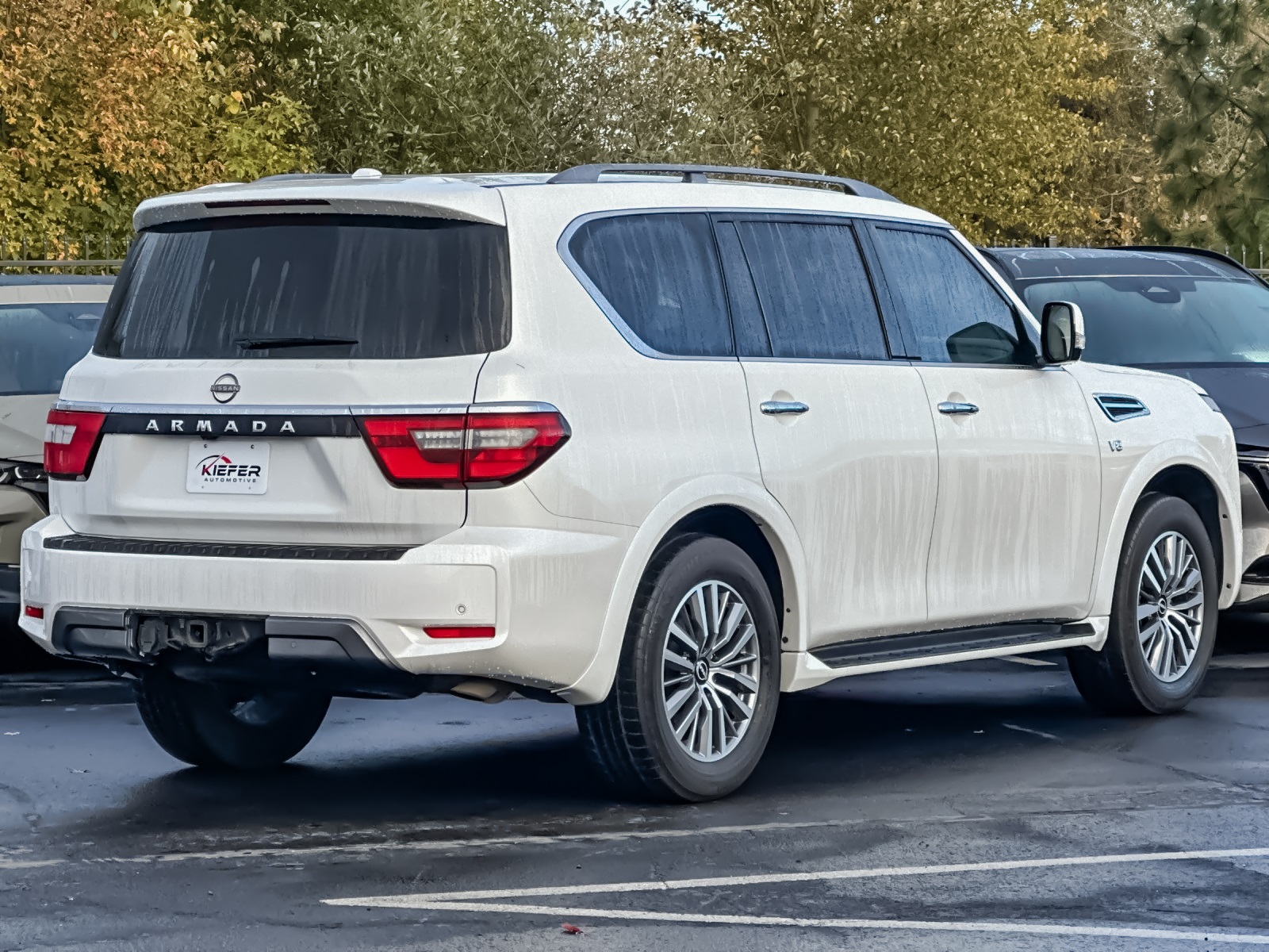 2022 Nissan Armada SV photo 2