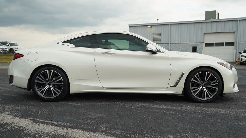 2020 Infiniti Q60 3.0t Luxe photo 3