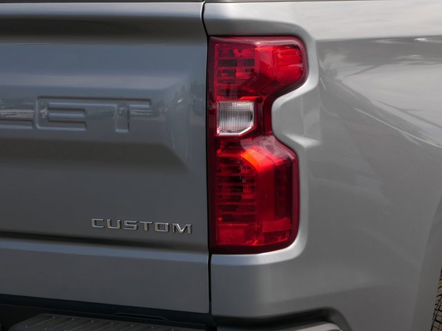 2025 Chevrolet Silverado 1500 Custom photo 4