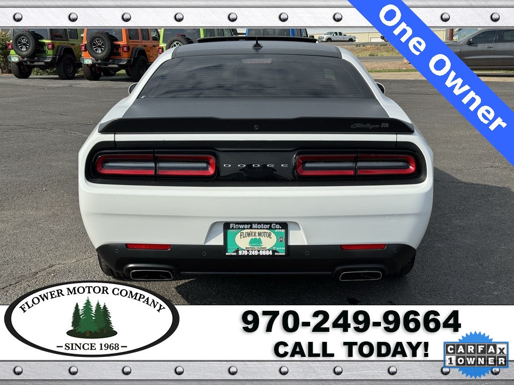 2023 Dodge Challenger R/T photo 6