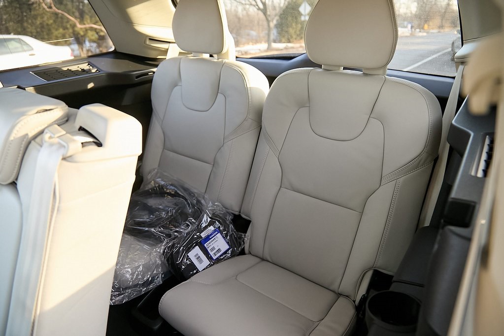 2026 VOLVO XC90 - Image 21