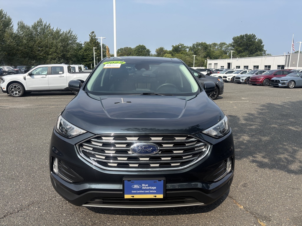 2022 Ford Edge SEL photo 2