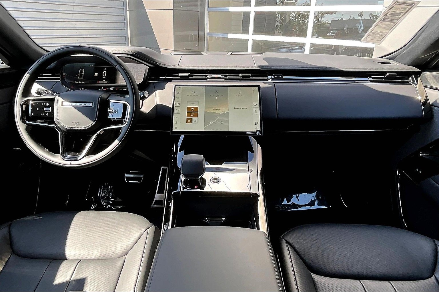 2025 Land Rover Range Rover Sport SE photo 4