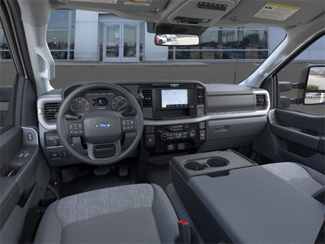 2026 Ford F-450 XLT photo 9