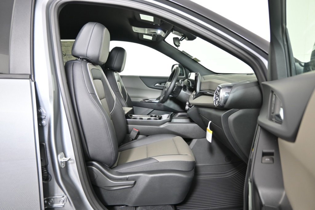 2026 Chevrolet Equinox LT photo 10