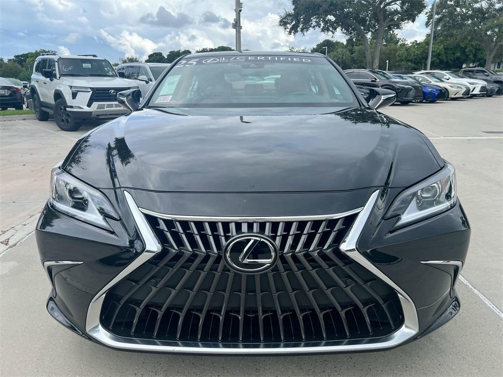 2025 Lexus ES 350 photo 2
