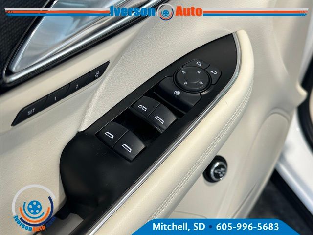 2023 Buick Envision Essence photo 10