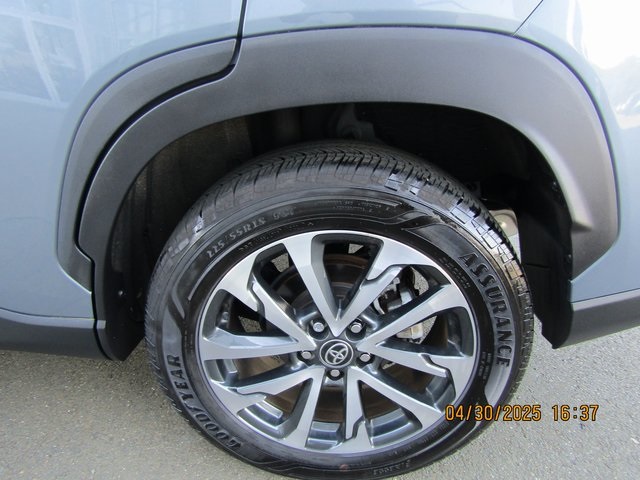 Image 8 of GOLD CERTIFIED 2022 Toyota Corolla Cross XLE AWD