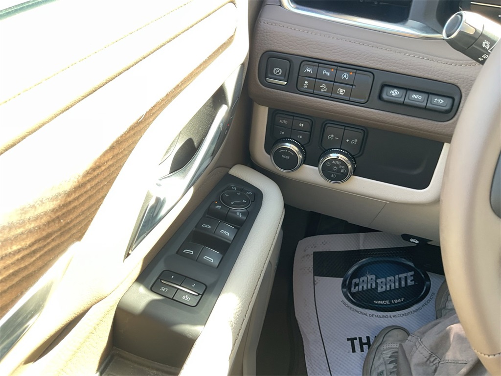 2024 Gmc Yukon Denali photo 9
