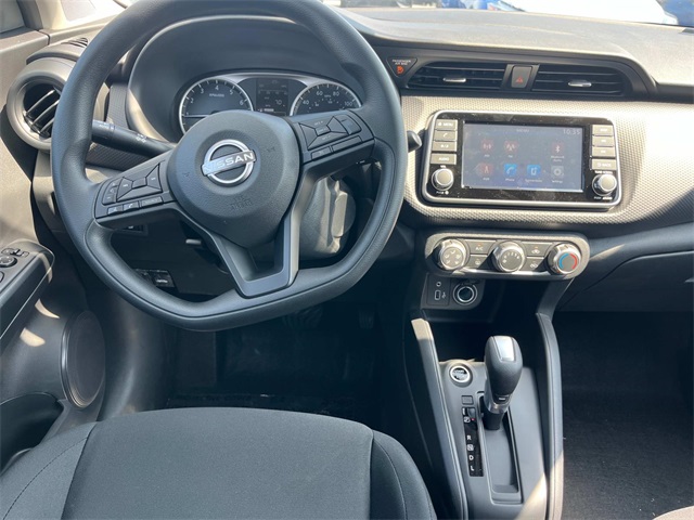 2025 Nissan Kicks Play S photo 13