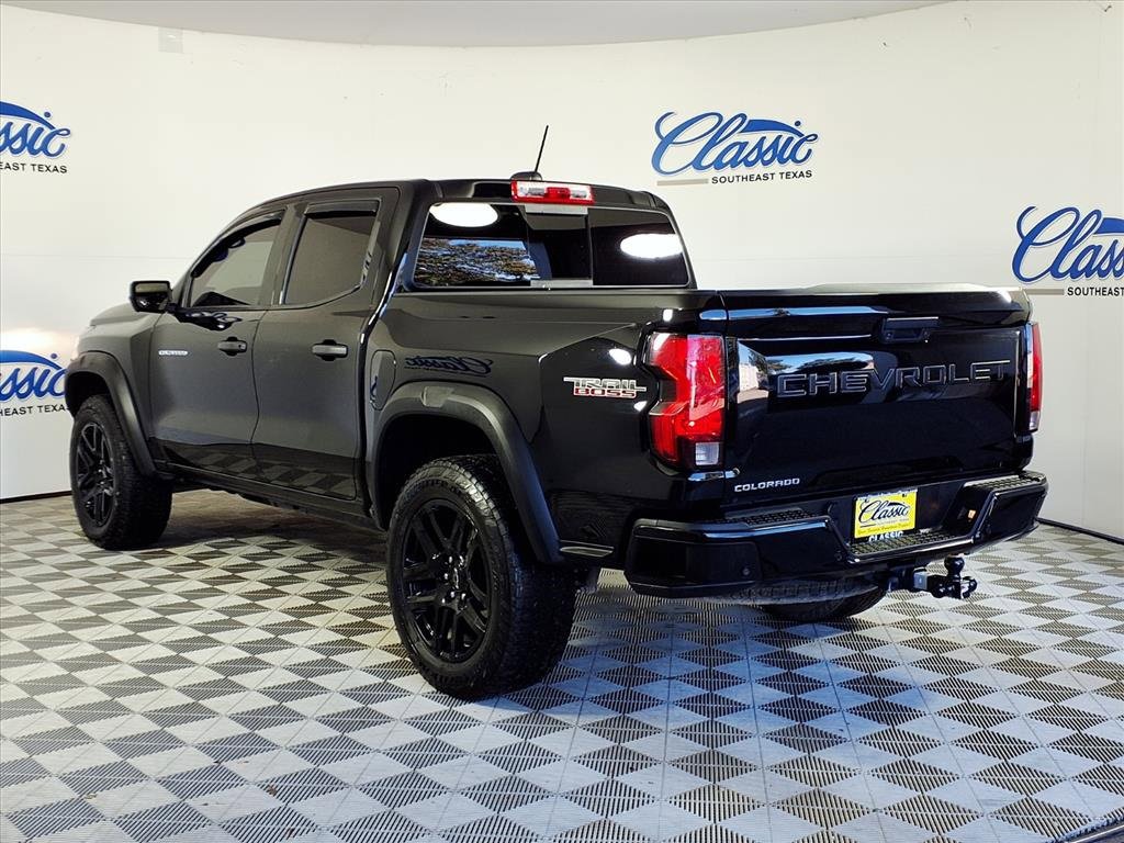 2024 Chevrolet Colorado Trail Boss photo 2