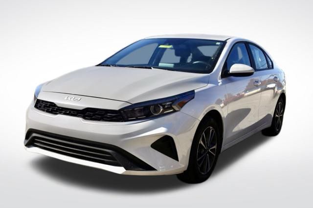 2024 Kia Forte LXS photo 4