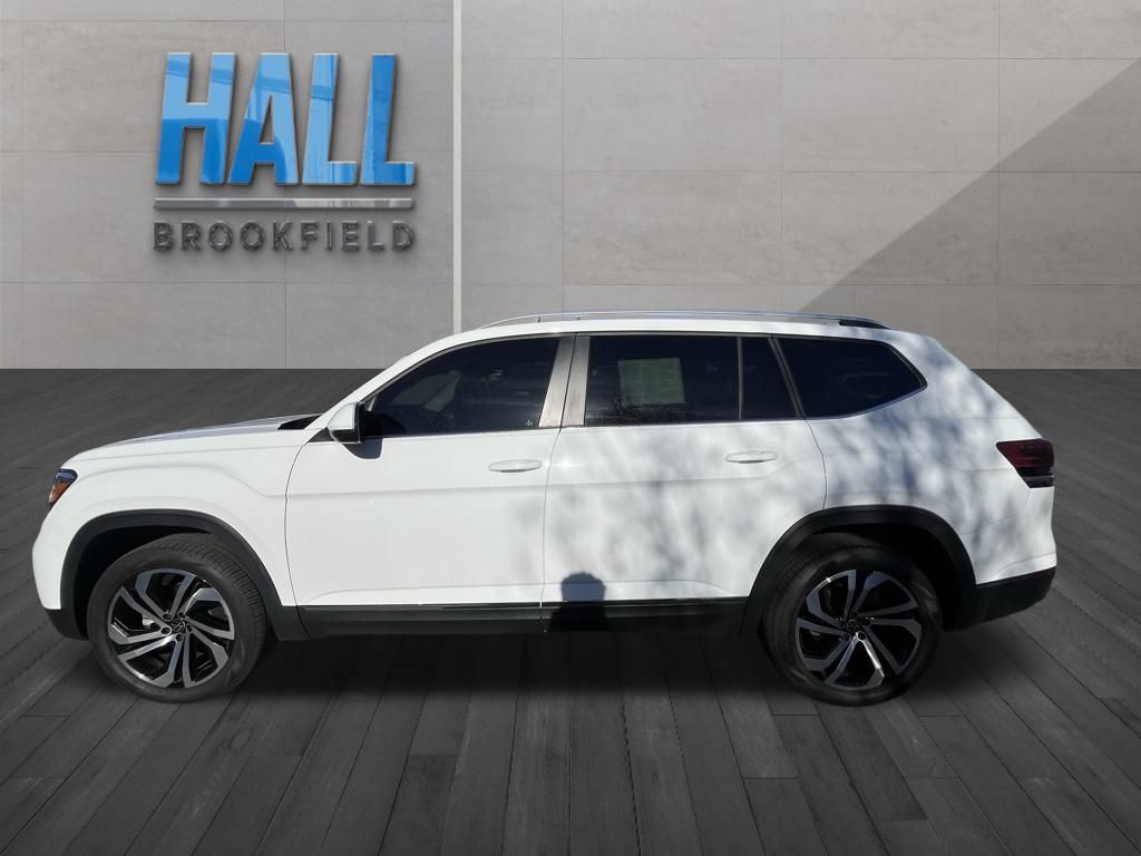 2022 Volkswagen Atlas SEL photo 2