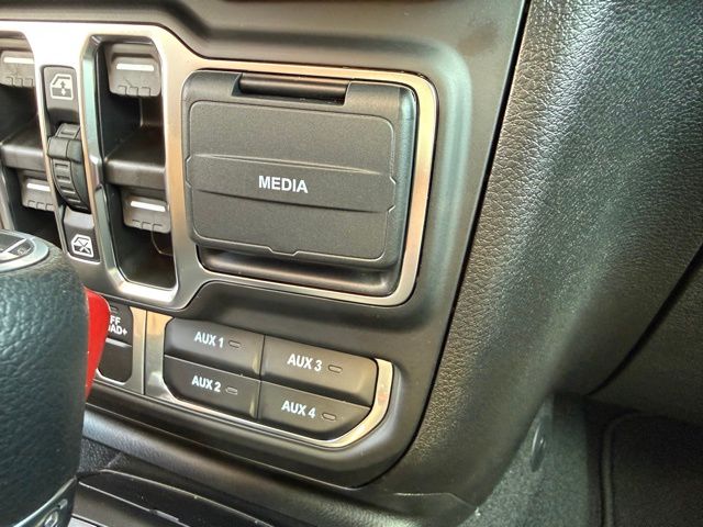 2025 Jeep Gladiator Mojave photo 16
