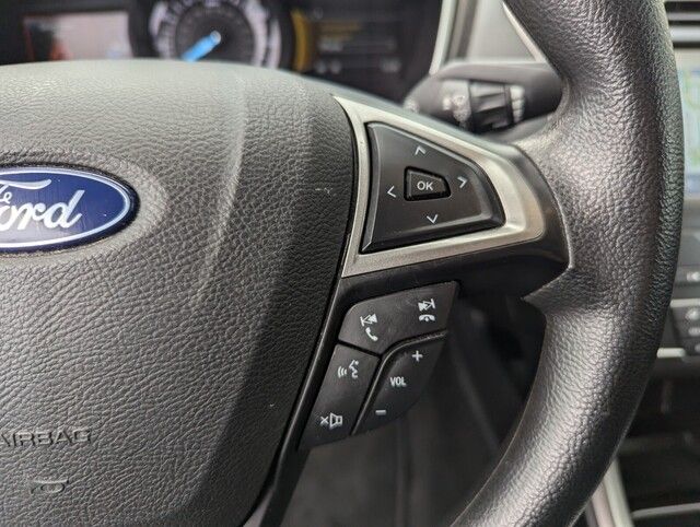 2020 Ford Fusion SE photo 18