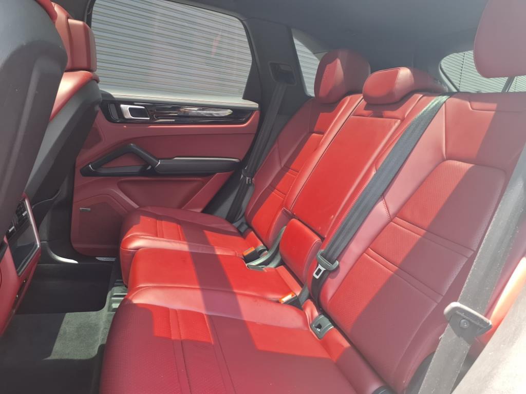 2023 Porsche Cayenne Base photo 20