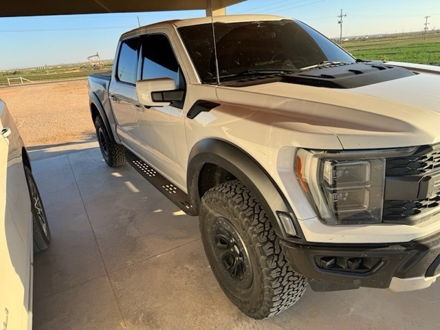 2023 Ford F-150 Raptor photo 2